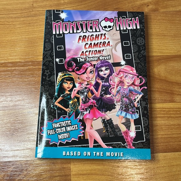 Junior Novel Set - Picture 5 of 7